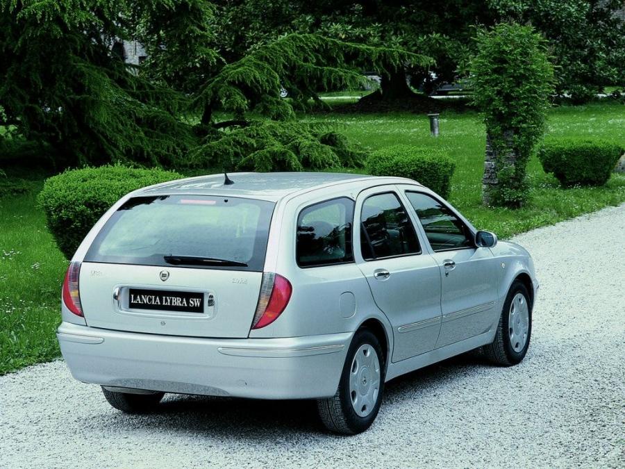  Lancia Lybra SW 1999 года  (фото 2 из 57)